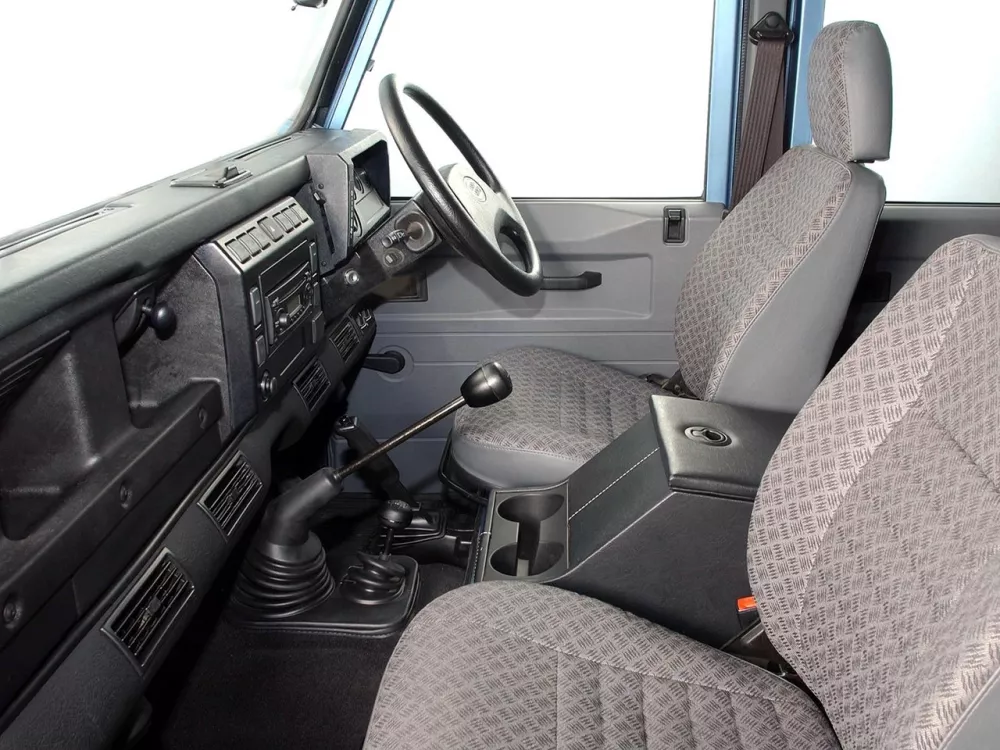Автомобиль Land Rover Defender I Пикап Двойная кабина