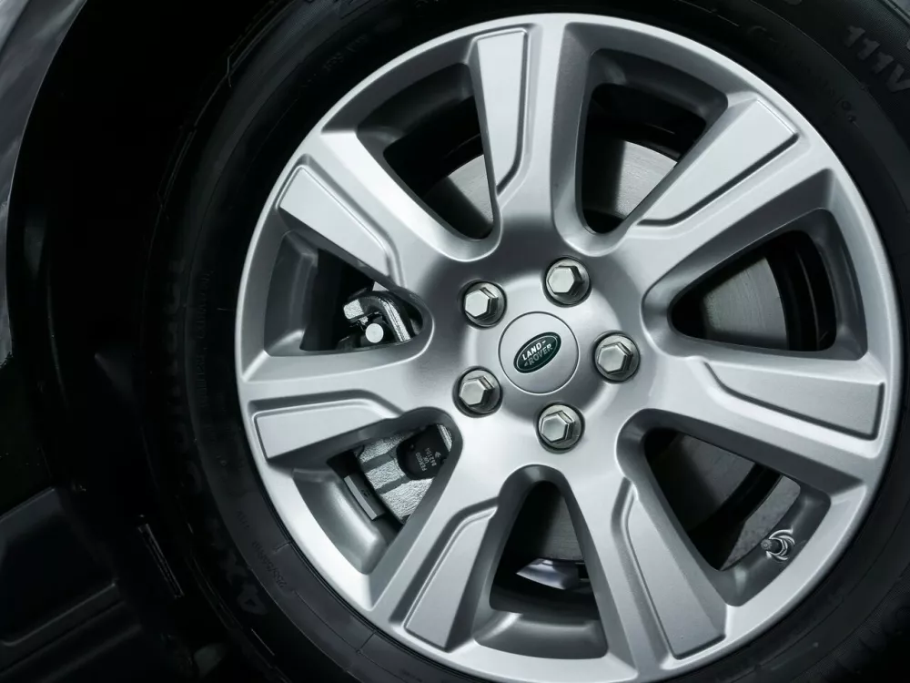 Автомобиль Land Rover Discovery IV Рестайлинг Внедорожник (5 дверей)