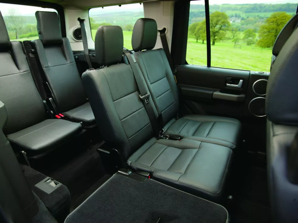 Автомобиль Land Rover Discovery III Внедорожник (5 дверей)