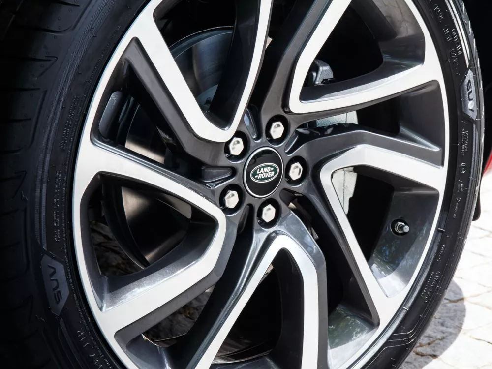 Автомобиль Land Rover Discovery Sport I Рестайлинг Внедорожник (5 дверей)