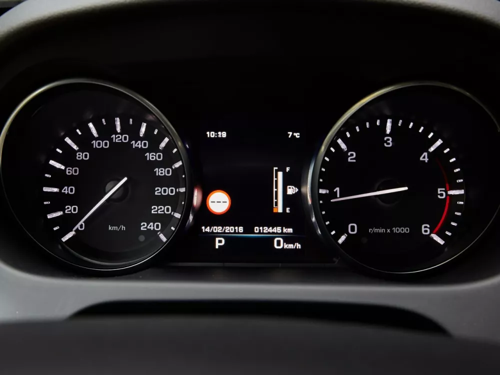 Автомобиль Land Rover Discovery Sport I Внедорожник (5 дверей)