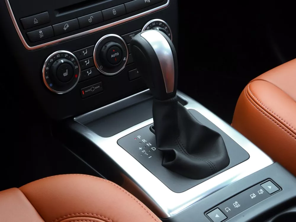 Автомобиль Land Rover Freelander II Рестайлинг 2 Внедорожник (5 дверей)