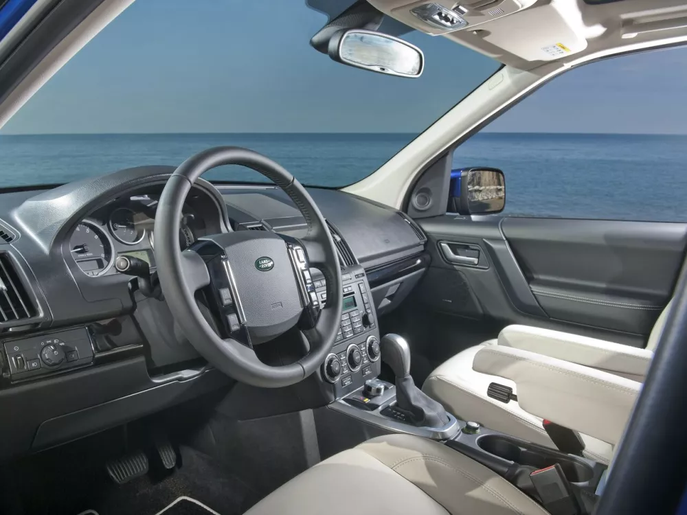 Автомобиль Land Rover Freelander II Рестайлинг Внедорожник (5 дверей)
