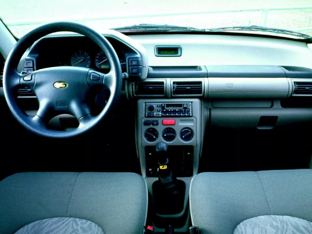 Автомобиль Land Rover Freelander I Внедорожник (5 дверей)