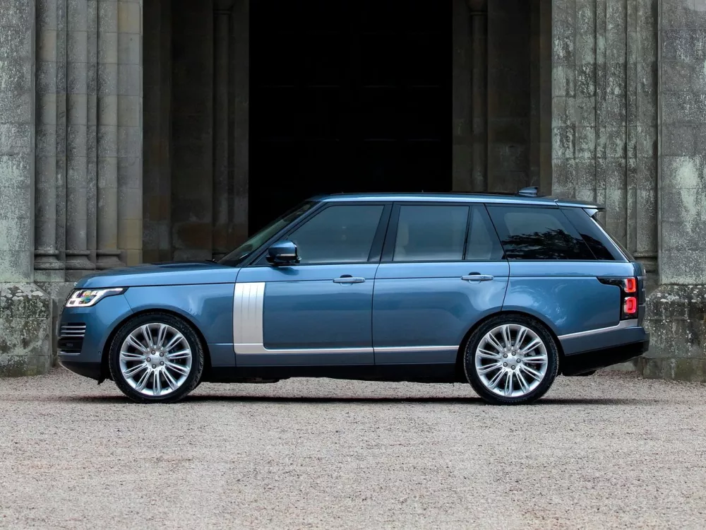 Автомобиль Land Rover Range Rover IV Рестайлинг Внедорожник (5 дверей)