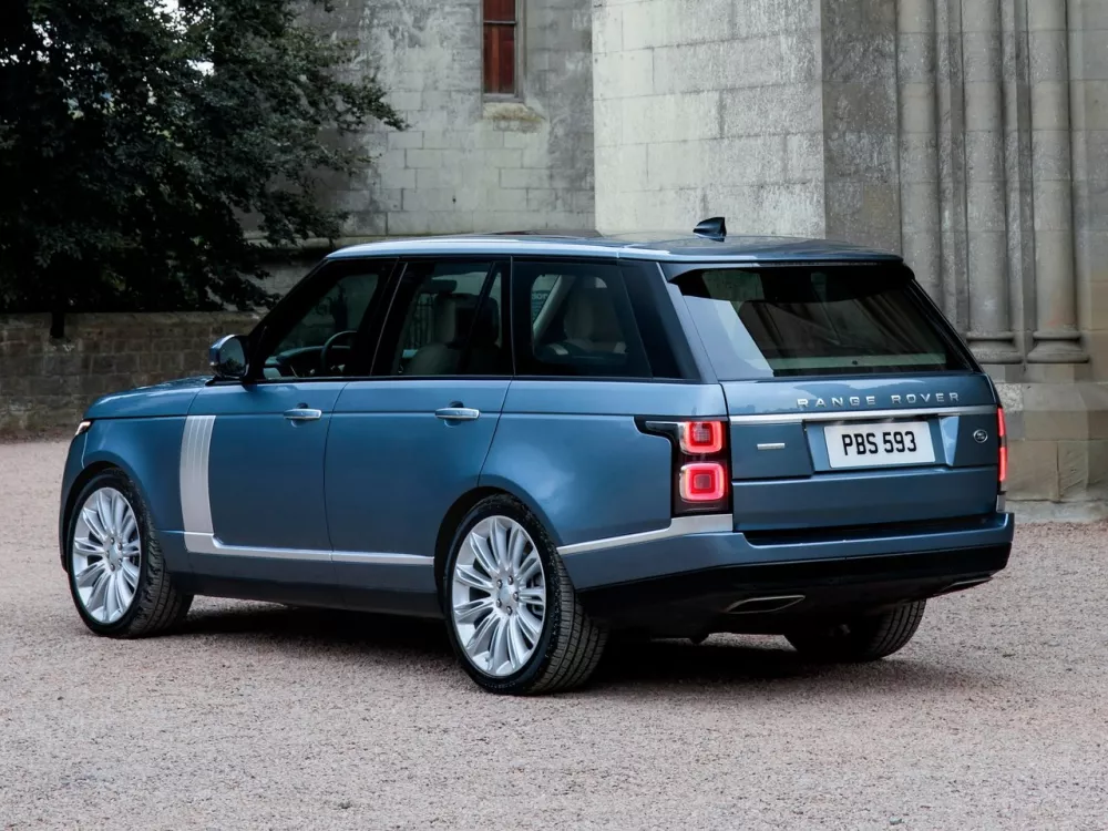 Автомобиль Land Rover Range Rover IV Рестайлинг Внедорожник (5 дверей)