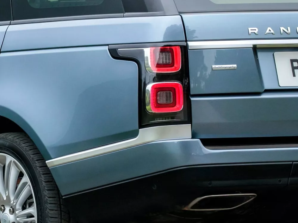 Автомобиль Land Rover Range Rover IV Рестайлинг Внедорожник (5 дверей)