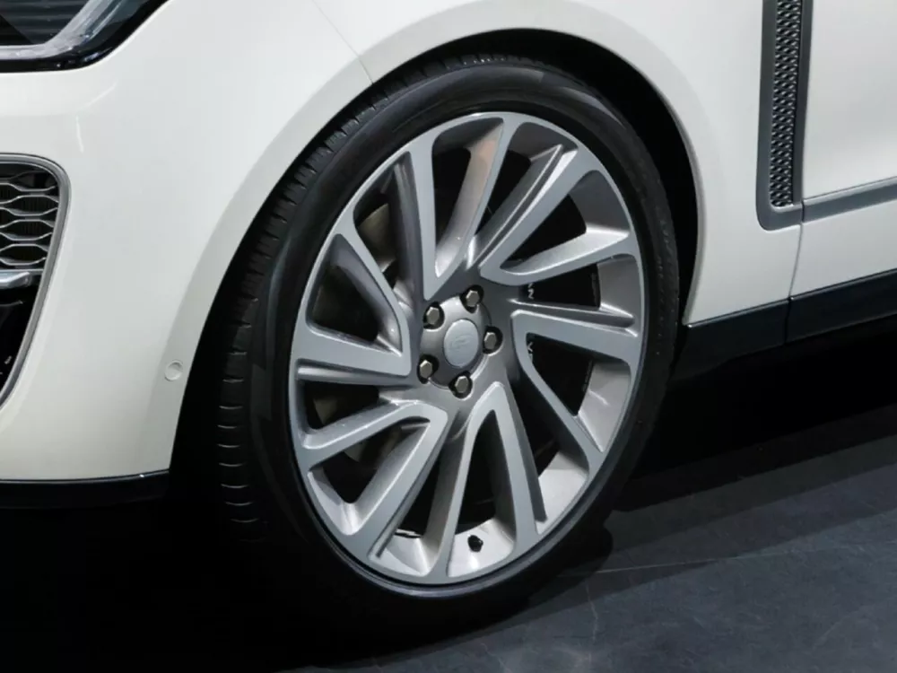 Автомобиль Land Rover Range Rover IV Рестайлинг Внедорожник (3 двери) SV Coupe