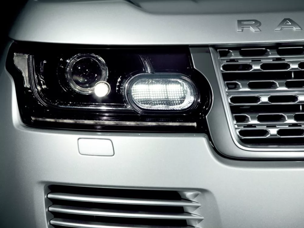 Автомобиль Land Rover Range Rover IV Внедорожник (5 дверей)