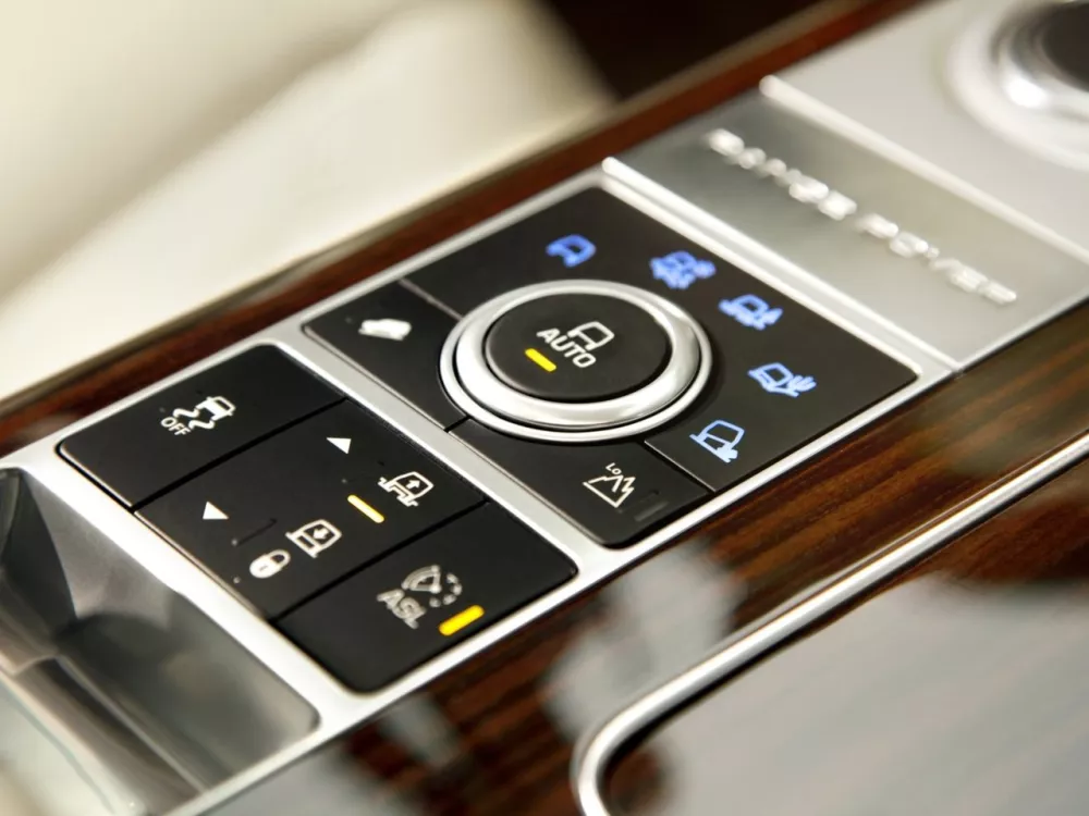 Автомобиль Land Rover Range Rover IV Внедорожник (5 дверей)