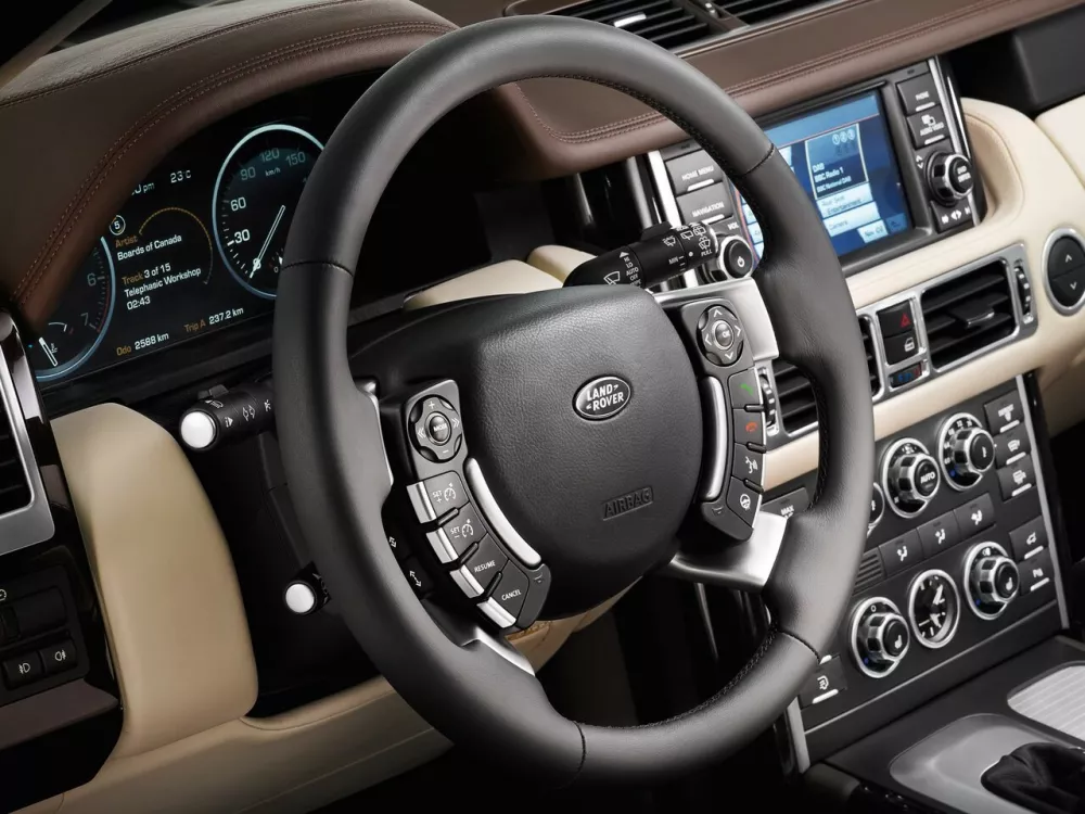 Автомобиль Land Rover Range Rover III Рестайлинг 2 Внедорожник (5 дверей)
