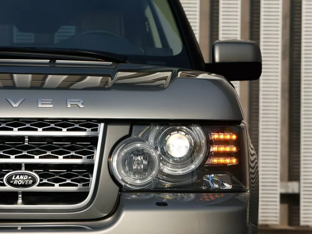 Автомобиль Land Rover Range Rover III Рестайлинг 2 Внедорожник (5 дверей)
