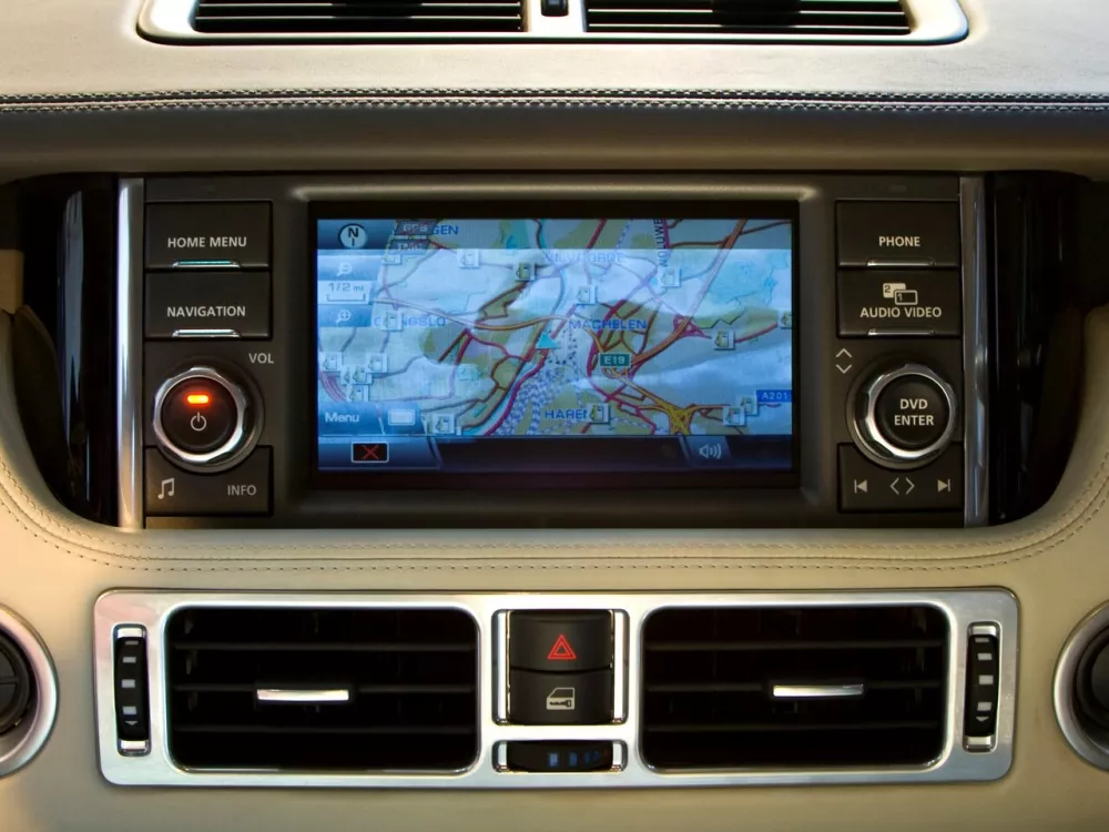 Автомобиль Land Rover Range Rover III Рестайлинг 2 Внедорожник (5 дверей)