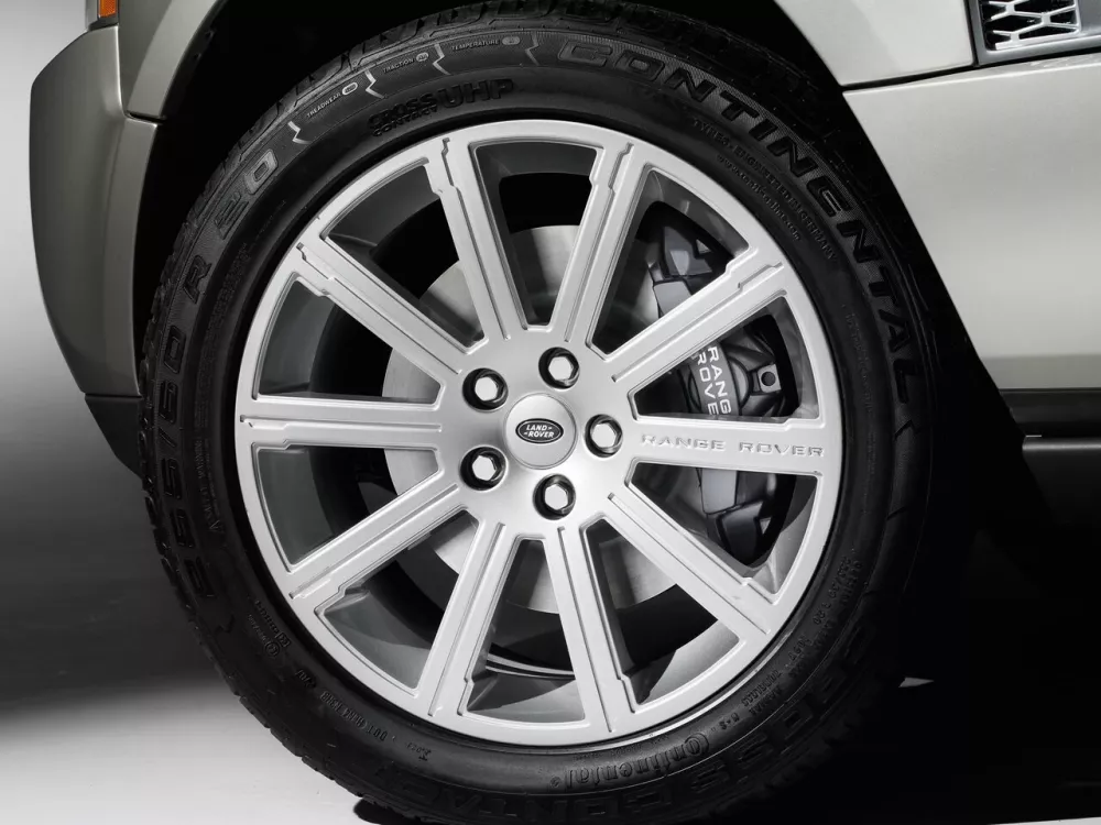 Автомобиль Land Rover Range Rover III Рестайлинг 2 Внедорожник (5 дверей)