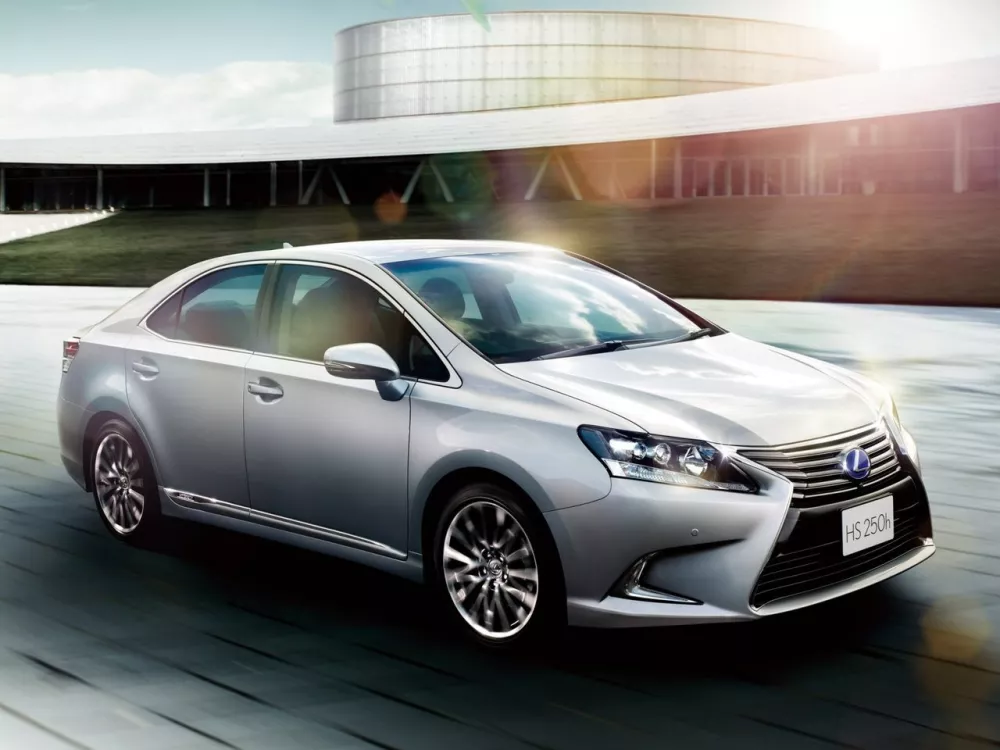 Автомобиль Lexus HS I Рестайлинг Седан