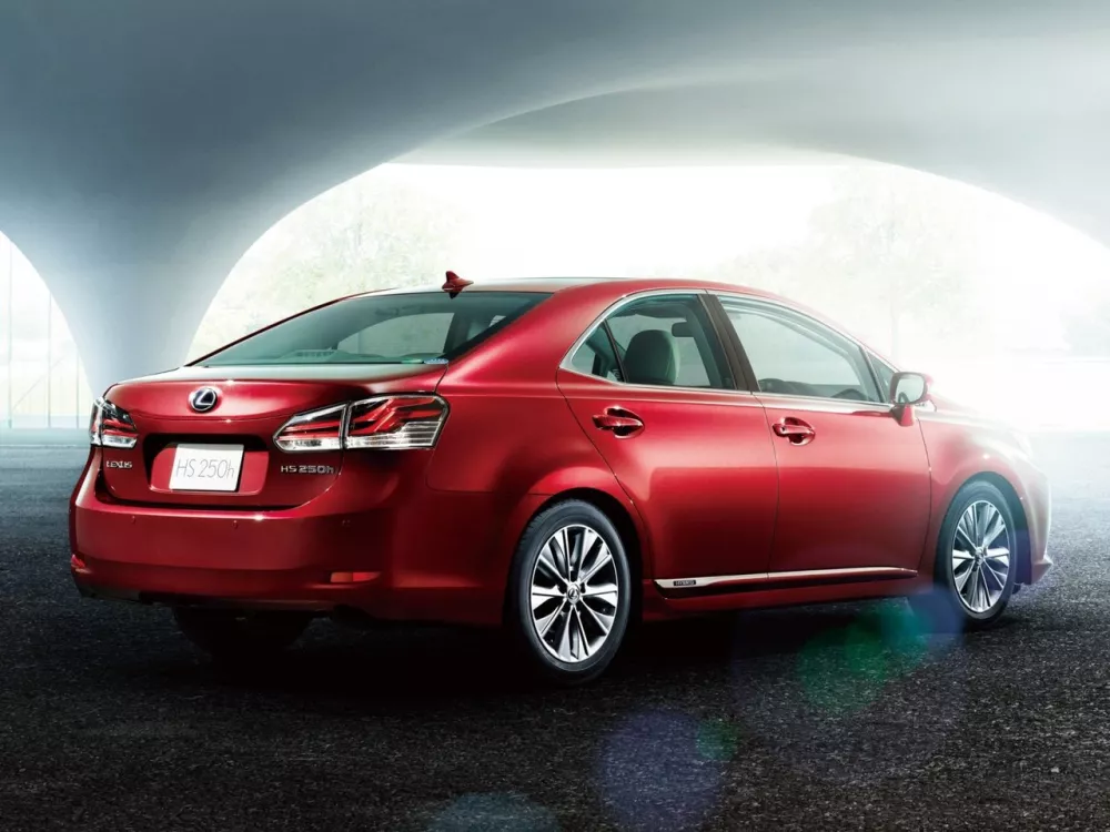 Автомобиль Lexus HS I Рестайлинг Седан
