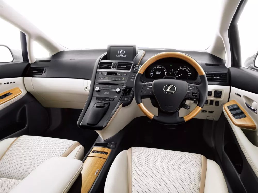 Автомобиль Lexus HS I Рестайлинг Седан