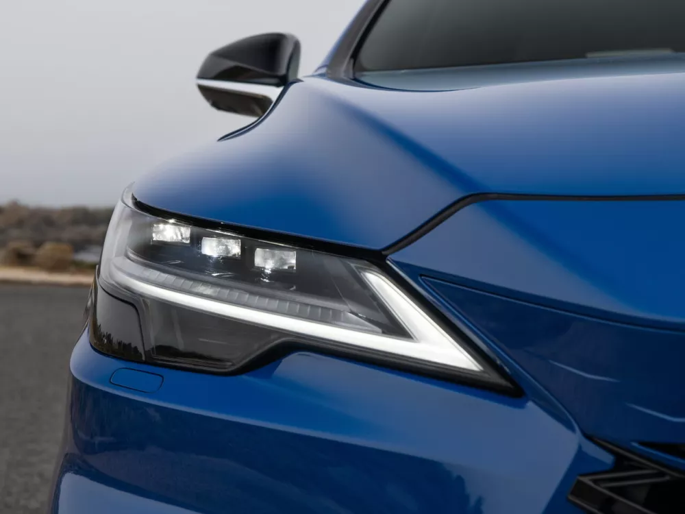 Автомобиль Lexus RX V Внедорожник (5 дверей)