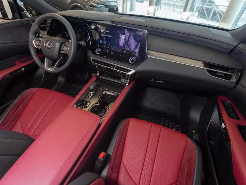Автомобиль Lexus RX V Внедорожник (5 дверей)