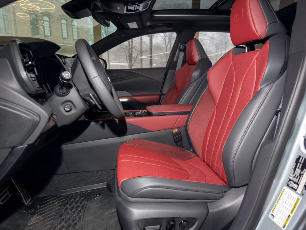 Автомобиль Lexus RX V Внедорожник (5 дверей)