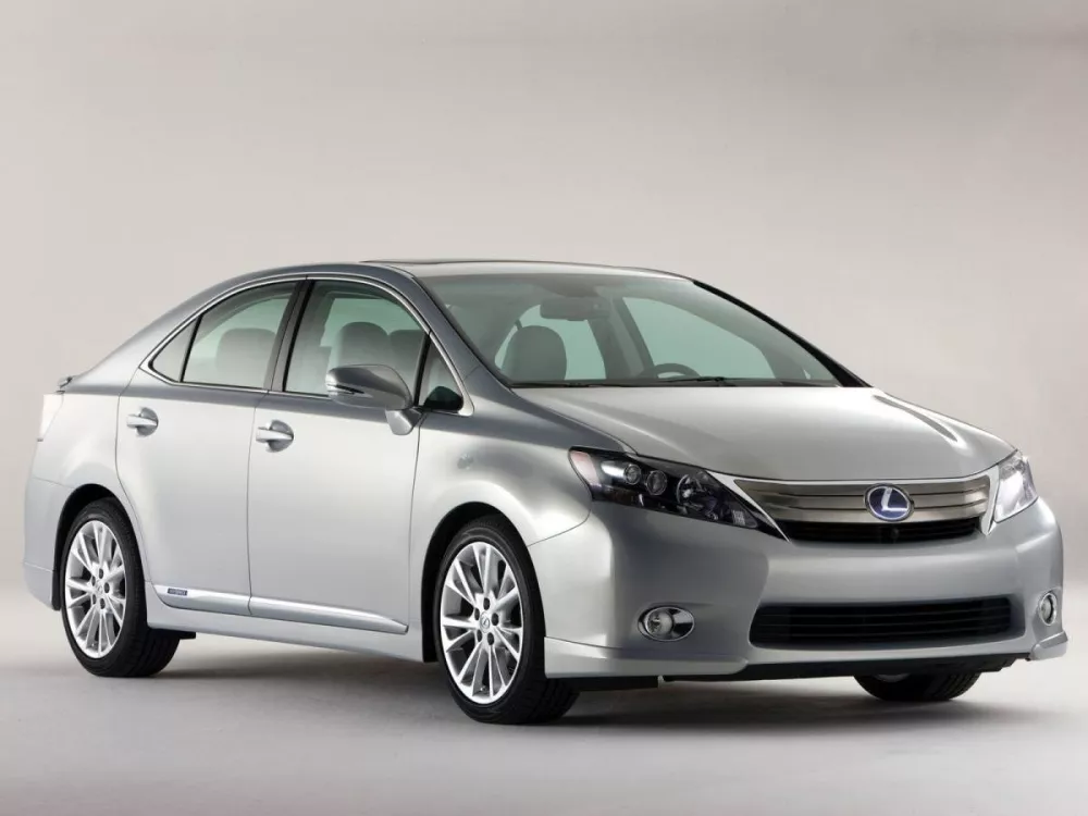 Автомобиль Lexus HS I Седан