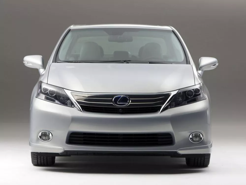 Автомобиль Lexus HS I Седан