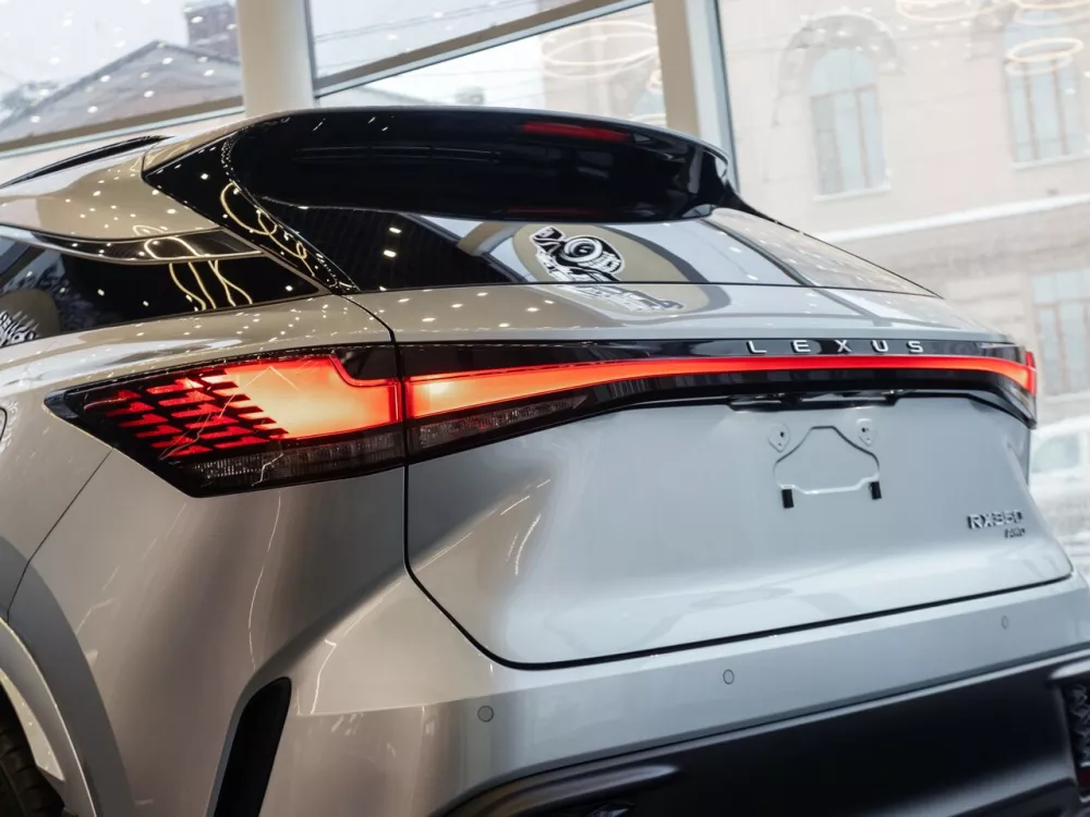 Автомобиль Lexus RX V Внедорожник (5 дверей)