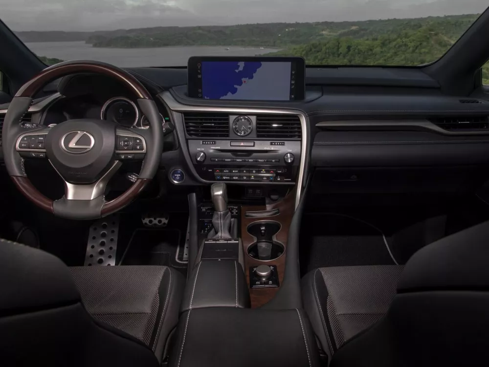Автомобиль Lexus RX IV Рестайлинг Внедорожник (5 дверей)