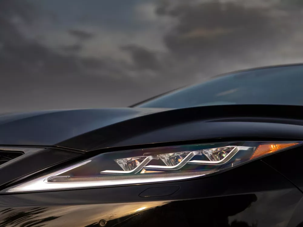 Автомобиль Lexus RX IV Рестайлинг Внедорожник (5 дверей)