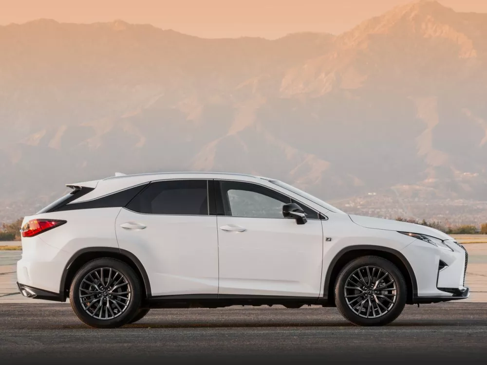 Автомобиль Lexus RX IV Внедорожник (5 дверей)