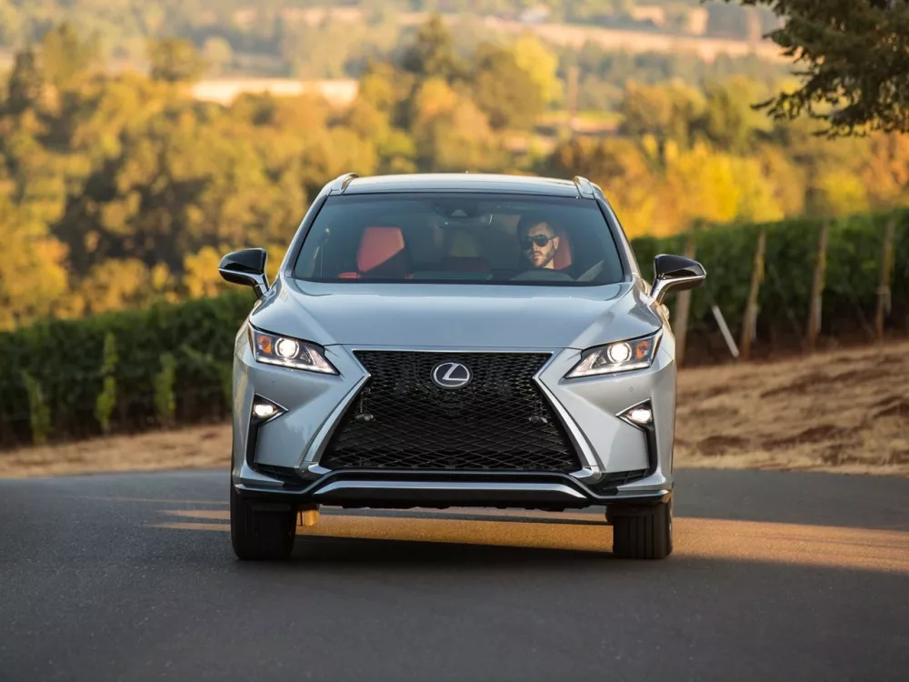 Автомобиль Lexus RX IV Внедорожник (5 дверей)