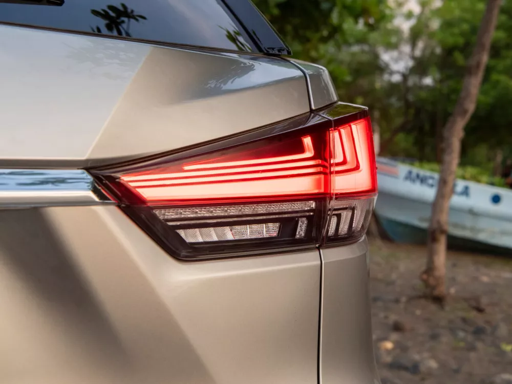 Автомобиль Lexus RX IV Рестайлинг Внедорожник (5 дверей) L