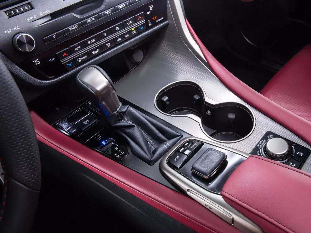 Автомобиль Lexus RX IV Внедорожник (5 дверей)