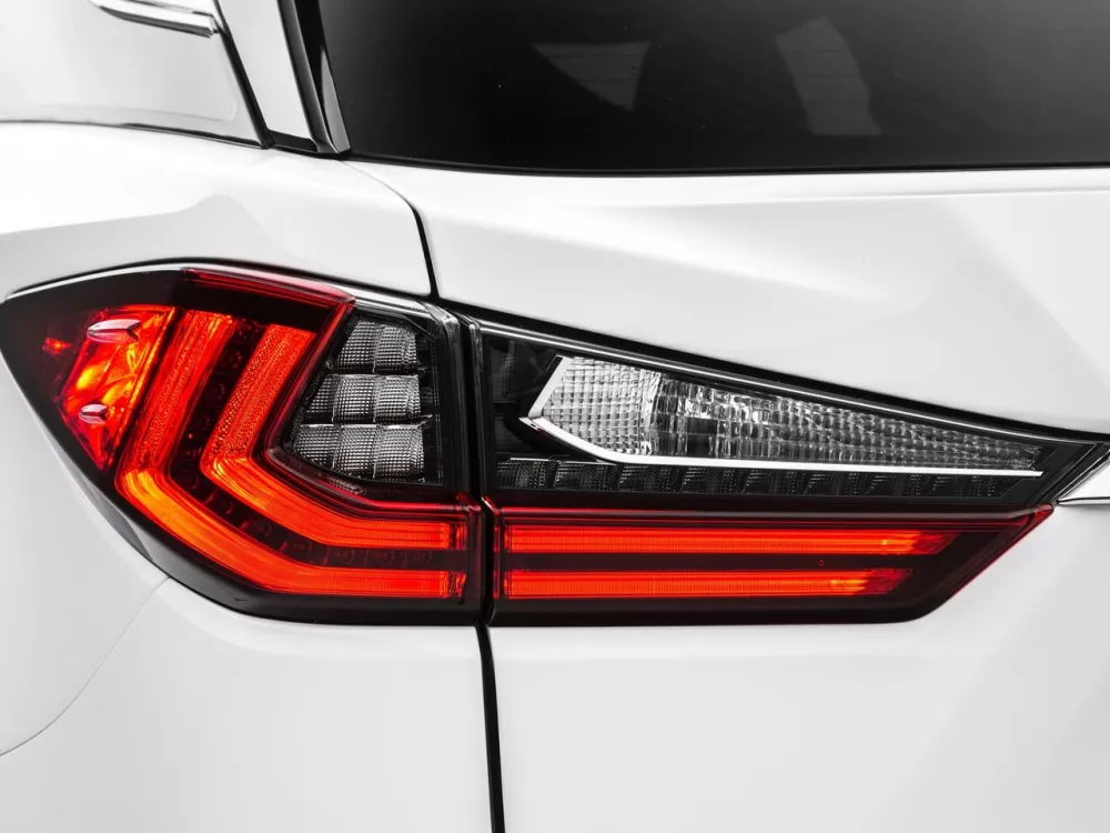 Автомобиль Lexus RX IV Внедорожник (5 дверей)