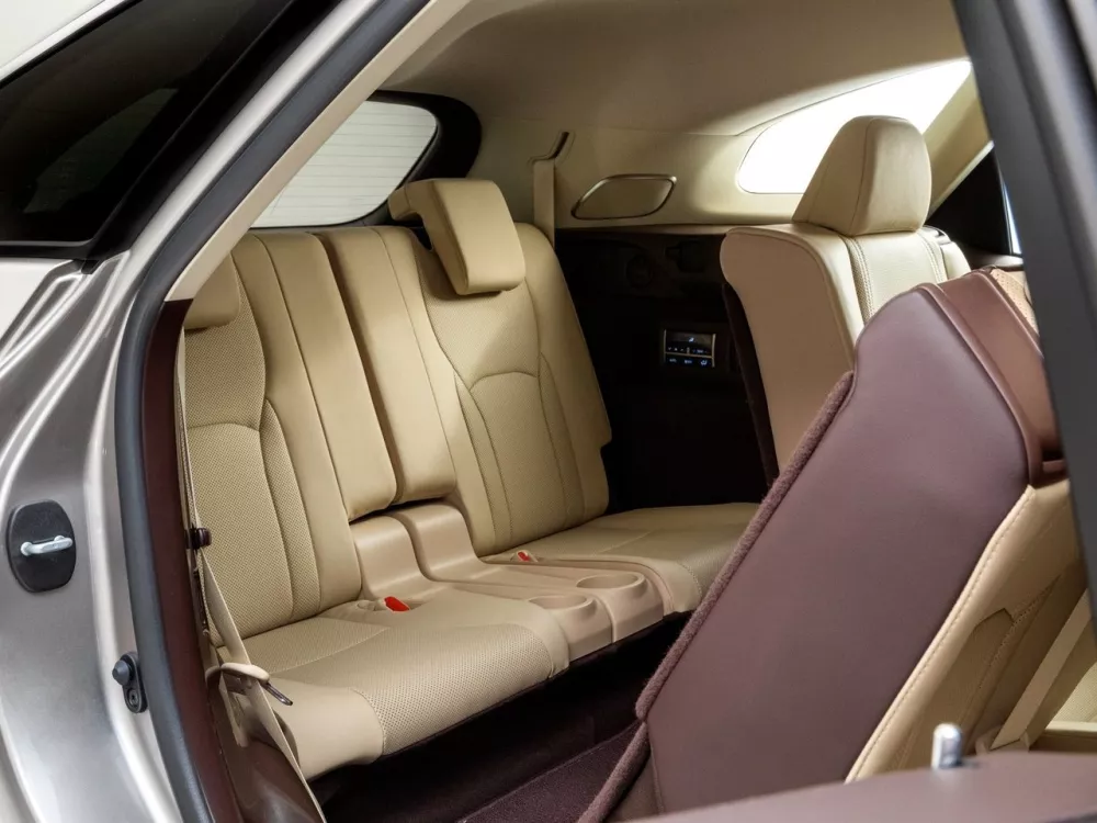 Автомобиль Lexus RX IV Внедорожник (5 дверей) L