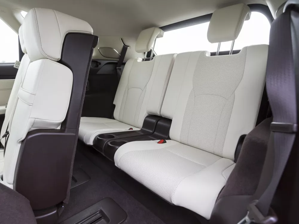 Автомобиль Lexus RX IV Внедорожник (5 дверей) L