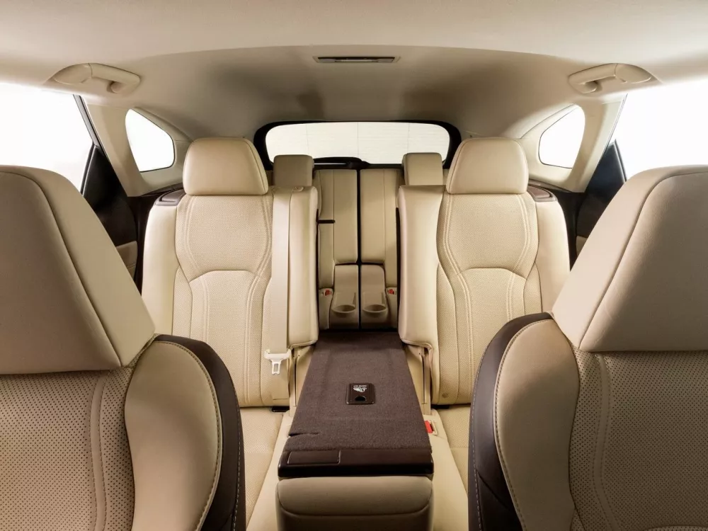 Автомобиль Lexus RX IV Внедорожник (5 дверей) L
