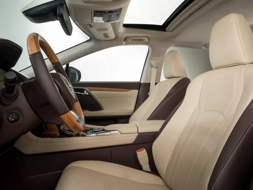 Автомобиль Lexus RX IV Внедорожник (5 дверей) L