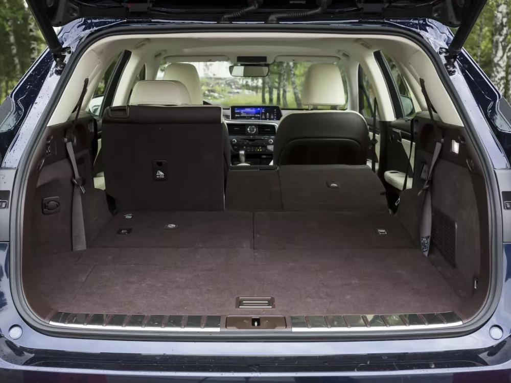 Автомобиль Lexus RX IV Внедорожник (5 дверей) L