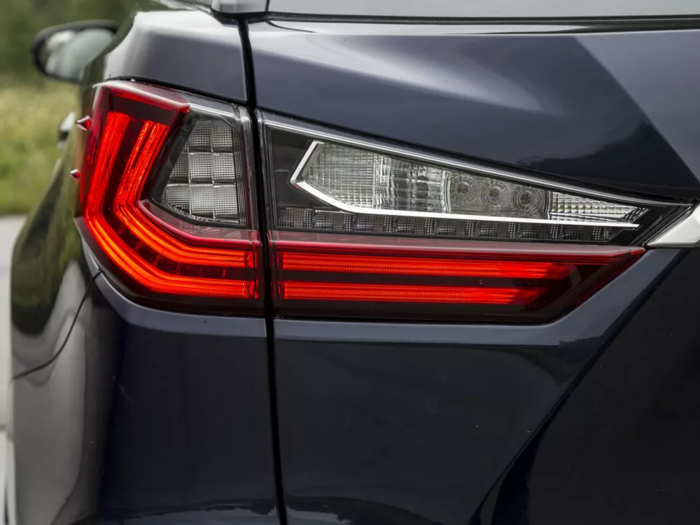 Автомобиль Lexus RX IV Внедорожник (5 дверей) L