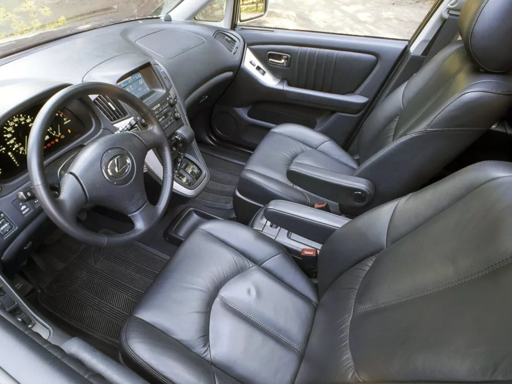 Автомобиль Lexus RX I Внедорожник (5 дверей)