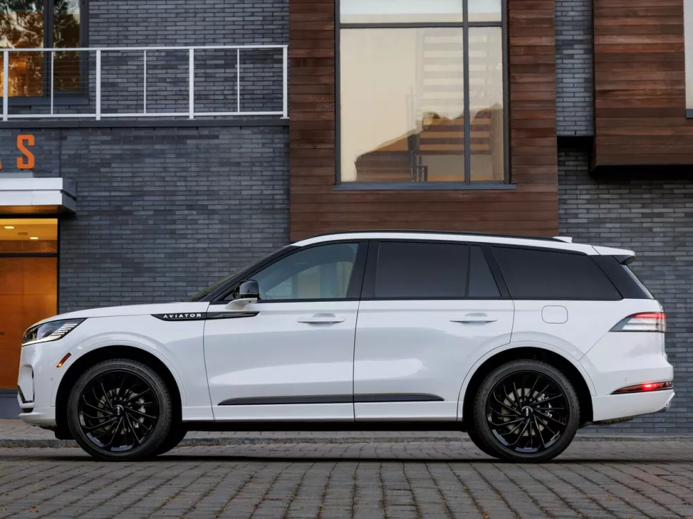 Автомобиль Lincoln Aviator II Рестайлинг Внедорожник (5 дверей)