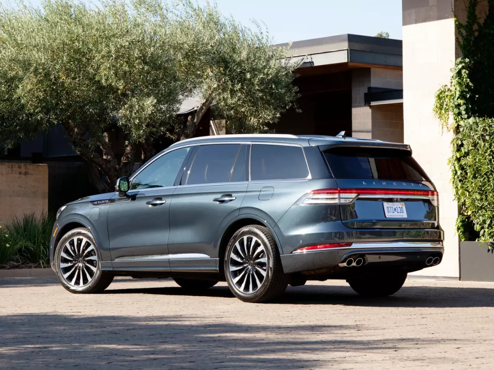 Автомобиль Lincoln Aviator II Внедорожник (5 дверей)