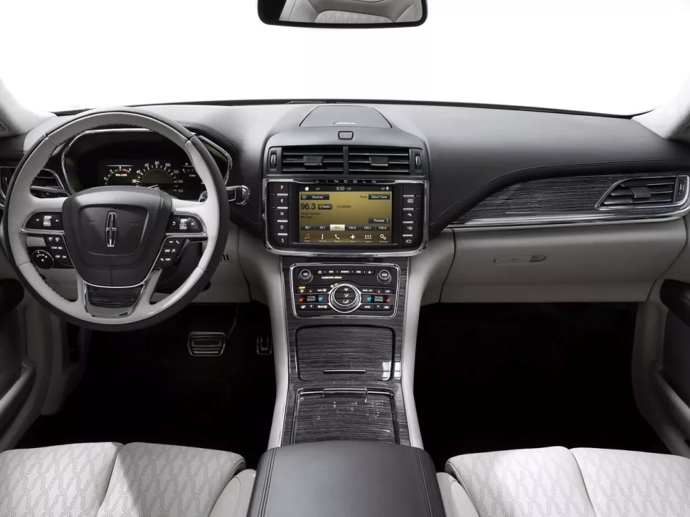 Автомобиль Lincoln Continental X Седан