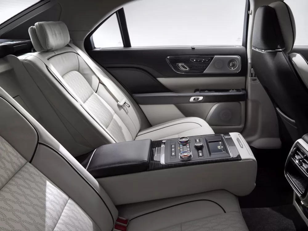 Автомобиль Lincoln Continental X Седан