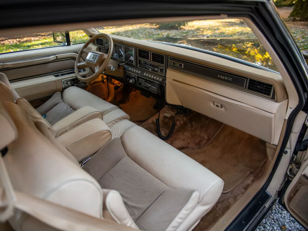 Автомобиль Lincoln Continental Mark VI Купе