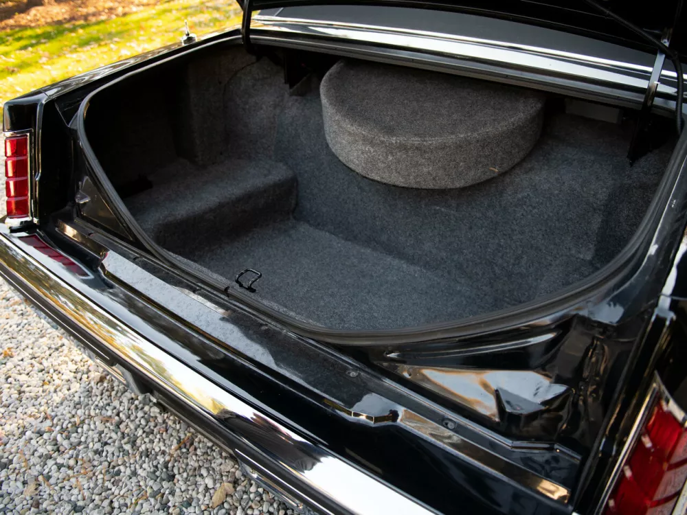 Автомобиль Lincoln Continental Mark VI Купе