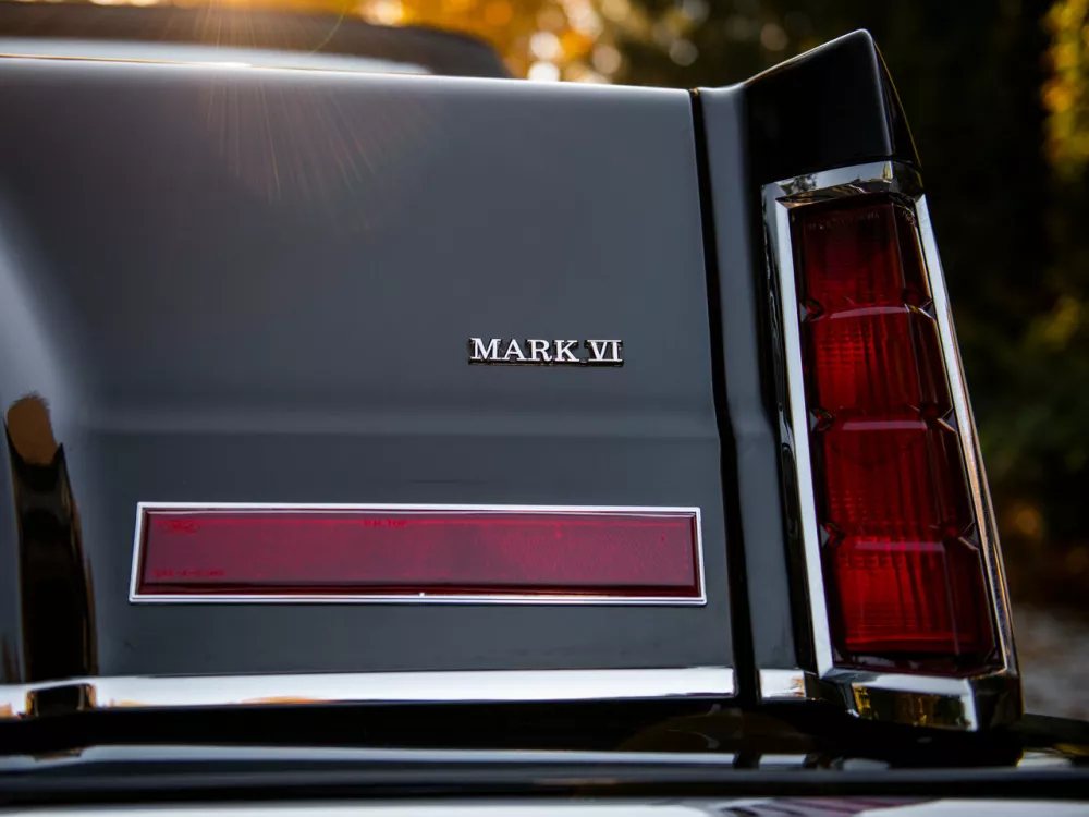Автомобиль Lincoln Continental Mark VI Купе