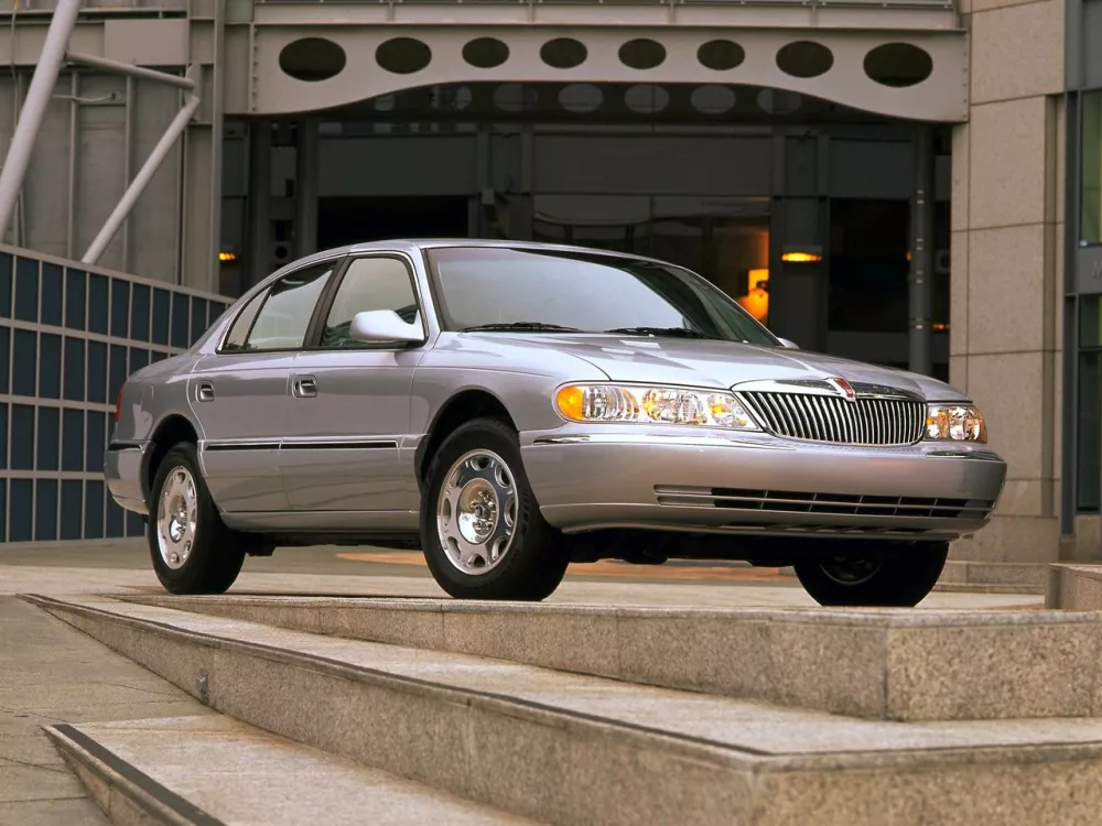 Автомобиль Lincoln Continental IX Седан