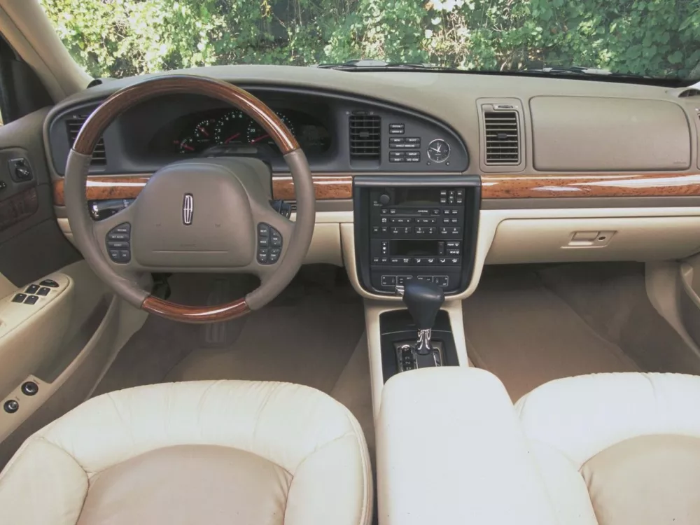Автомобиль Lincoln Continental IX Седан